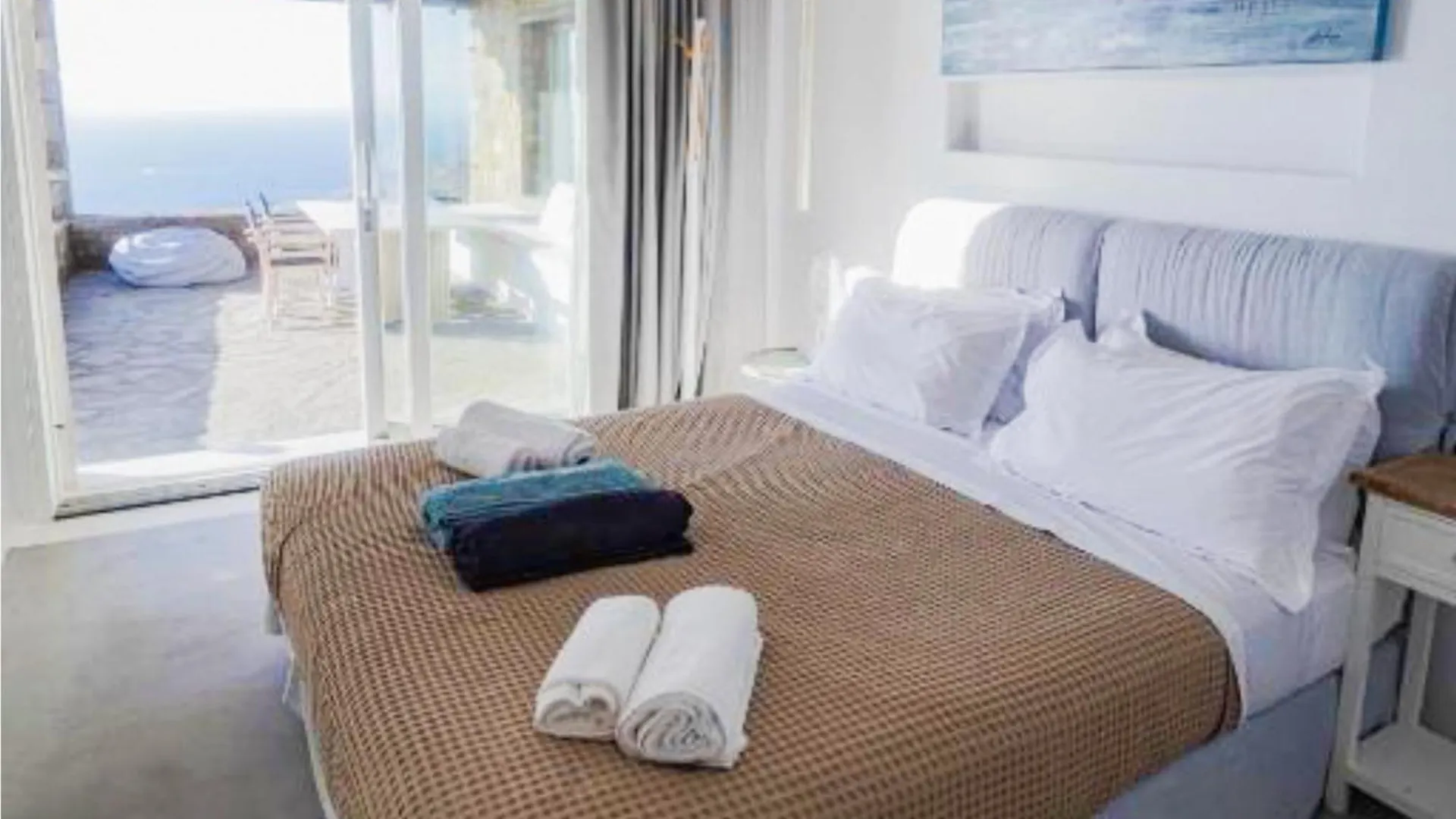 White Rock Suites & Villas Houlakia
