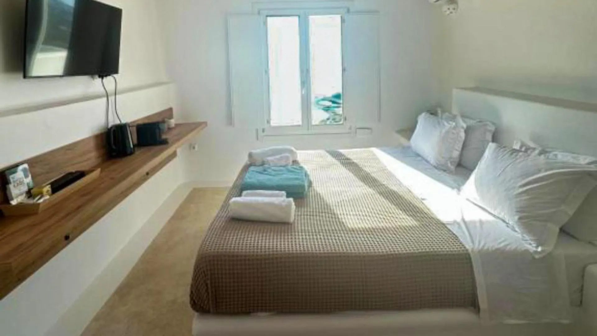 White Rock Suites & Villas Houlakia  Řecko