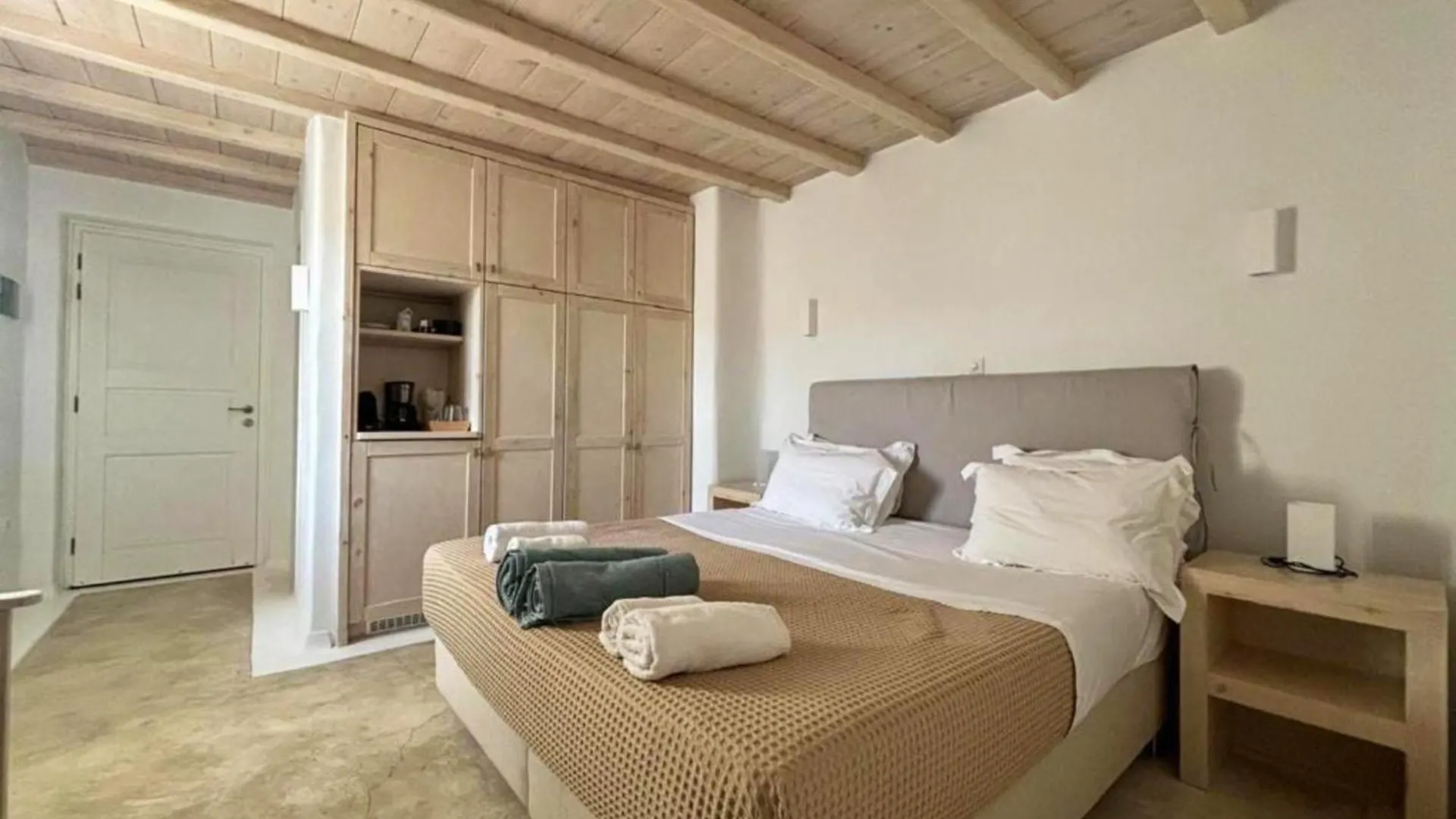White Rock Suites & Villas Houlakia  Houlakia (Mykonos)