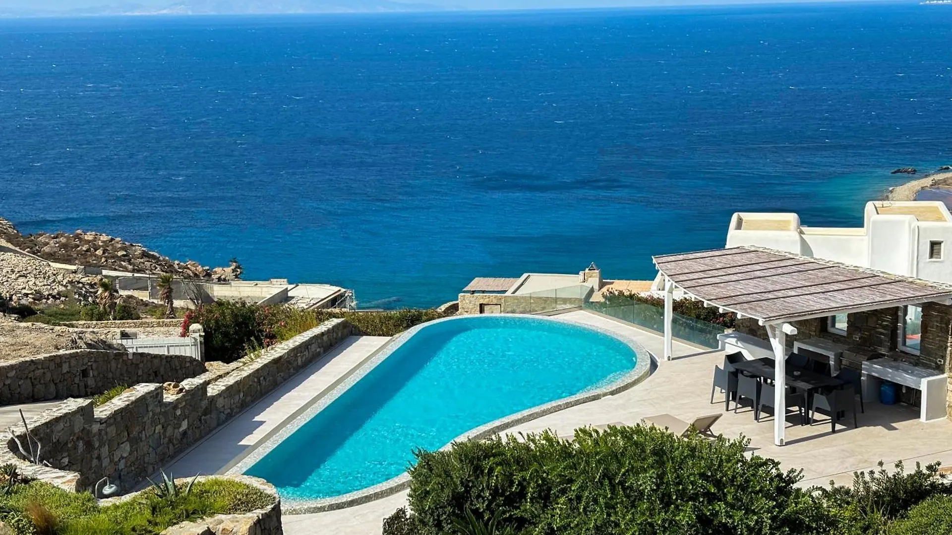 White Rock Suites & Villas Houlakia  Отель
